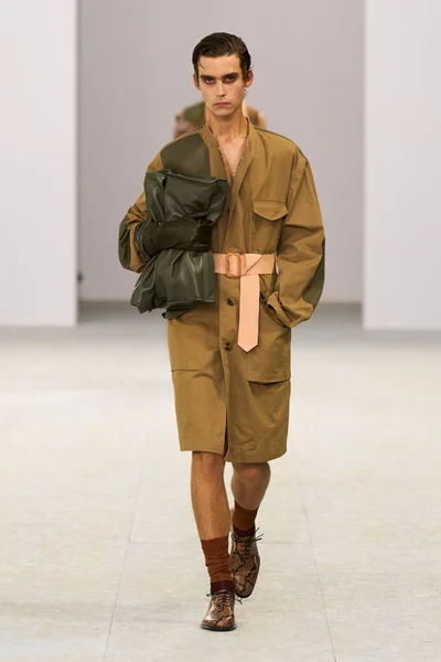 Look 22